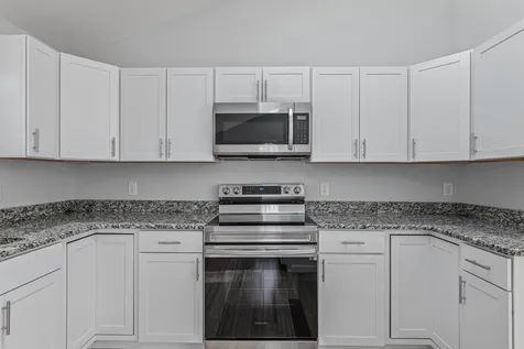 27 Haven Drive Auburn NH 03032