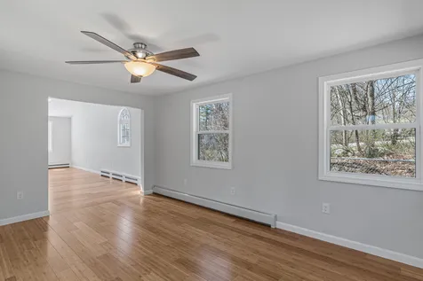 27 Haven Drive Auburn NH 03032