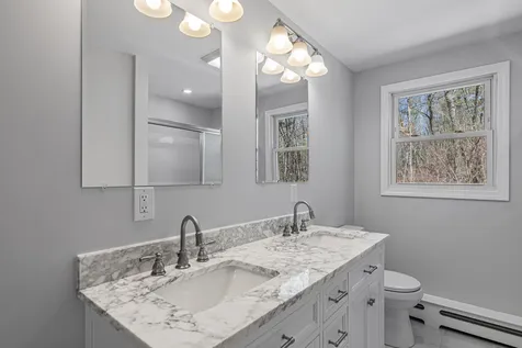 27 Haven Drive Auburn NH 03032