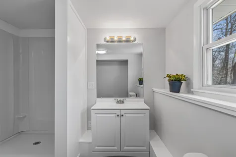 27 Haven Drive Auburn NH 03032