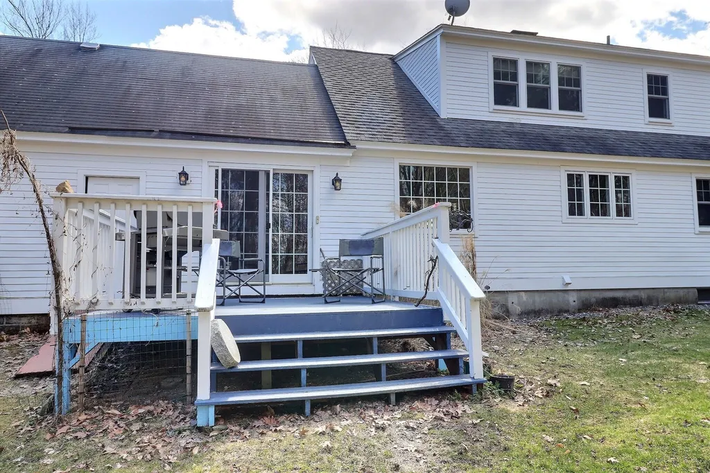257 Seamans Road New London NH 03257