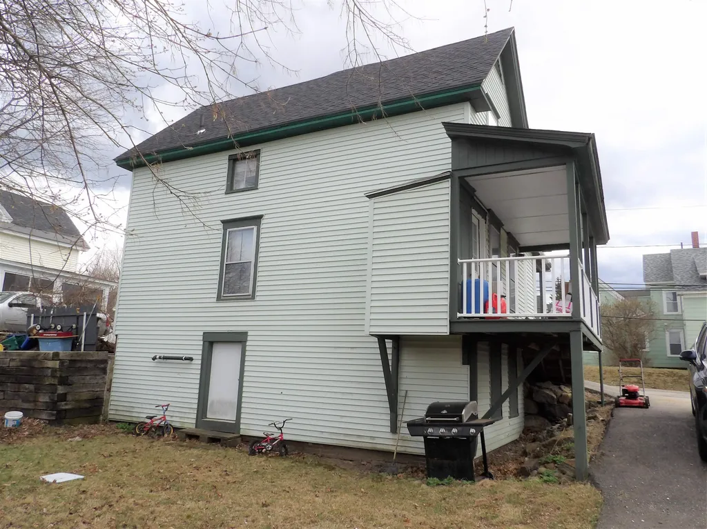 8 Summer Street Laconia NH 03246