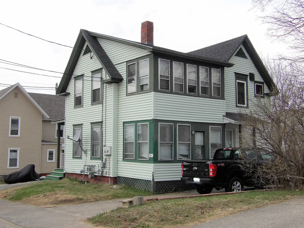 8 Summer Street Laconia NH 03246