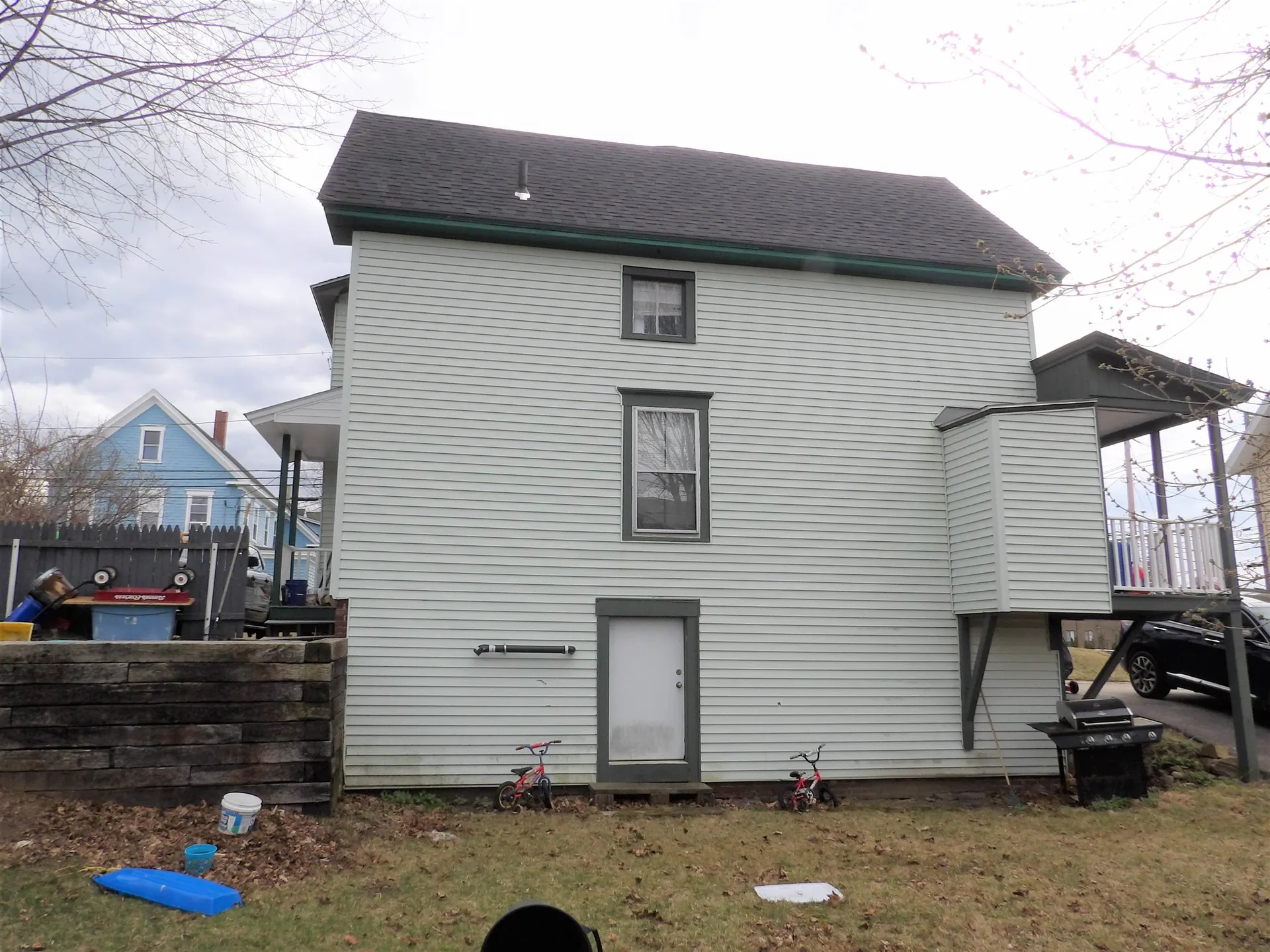 8 Summer Street Laconia NH 03246