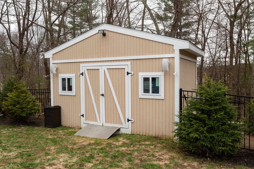 28 Fox Run Lane Salem NH 03079