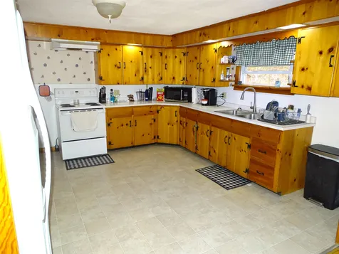 26 Cottage Street Orleans VT 05860