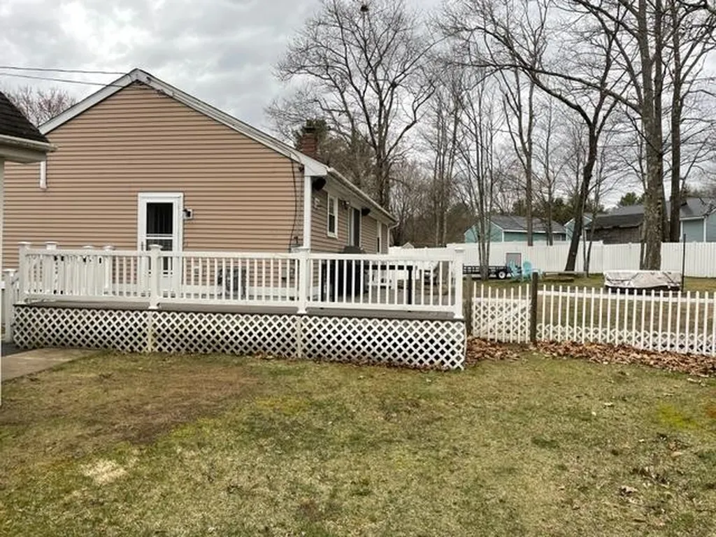 7 Pinecrest Circle Franklin NH 03235