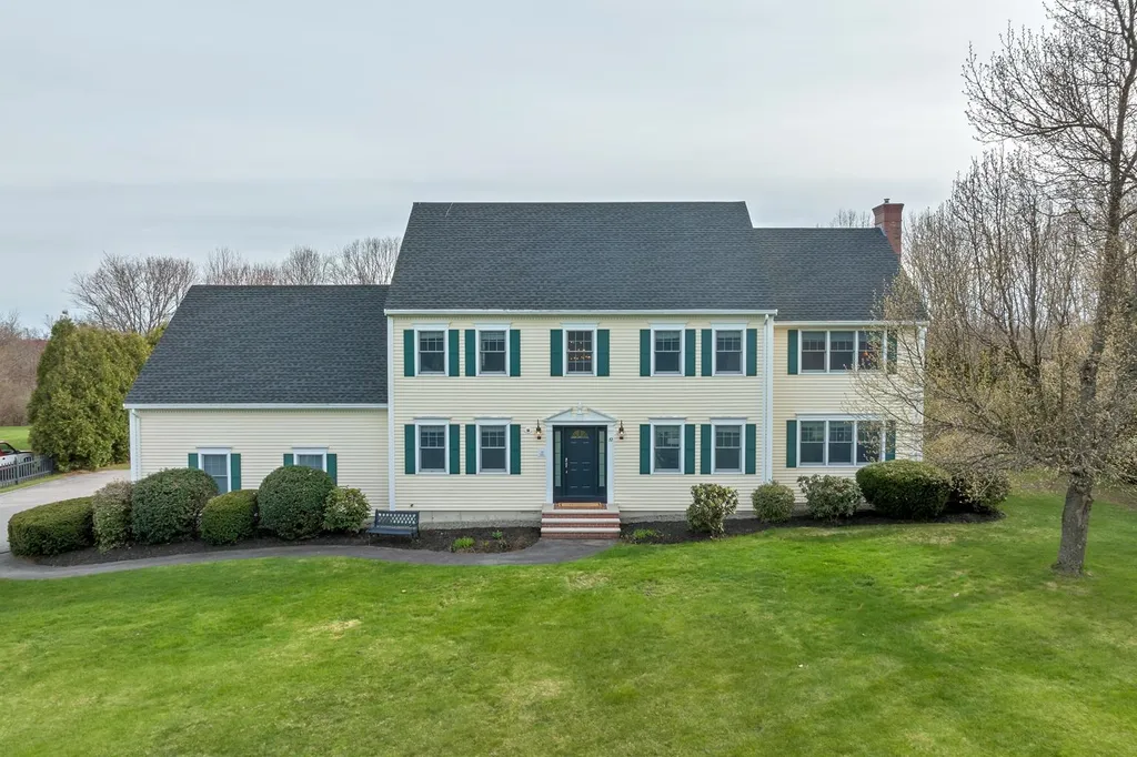 72 Exeter Road North Hampton NH 03862