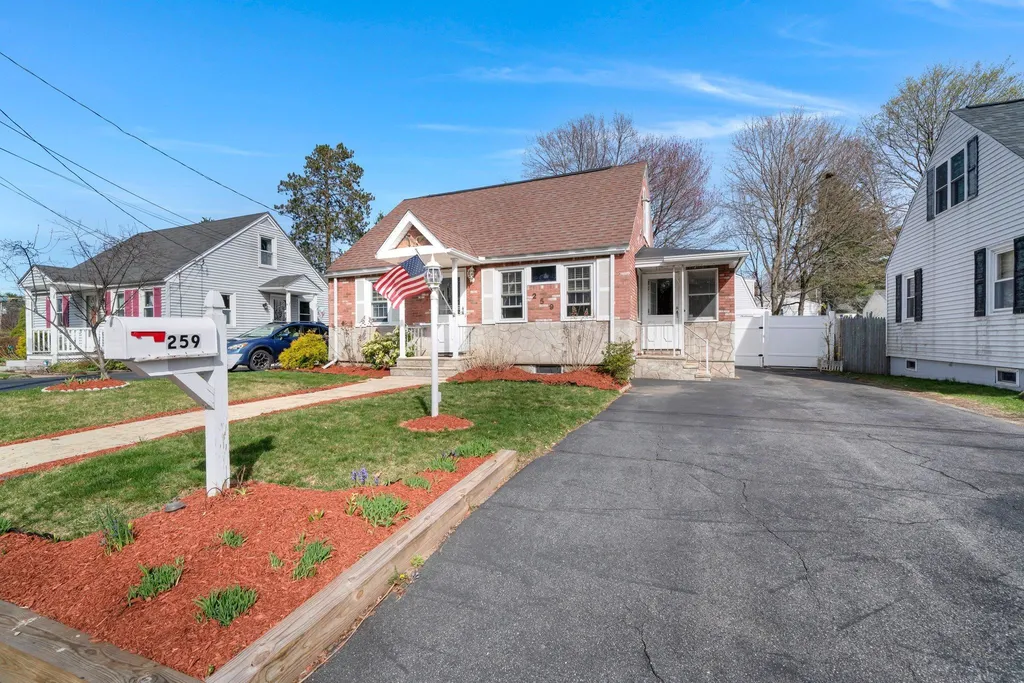 259 Elgin Avenue Manchester NH 03104