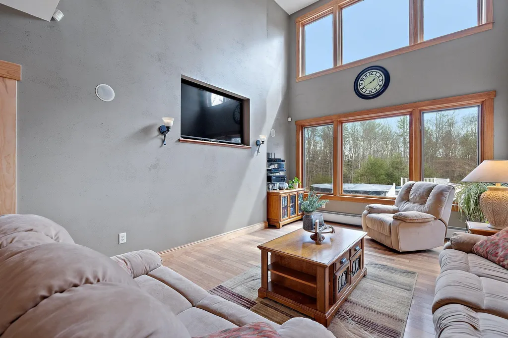409 Deerfield Road Allenstown NH 03275