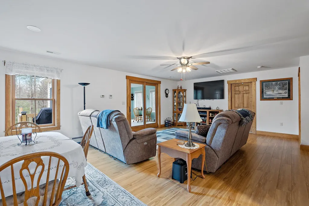 409 Deerfield Road Allenstown NH 03275