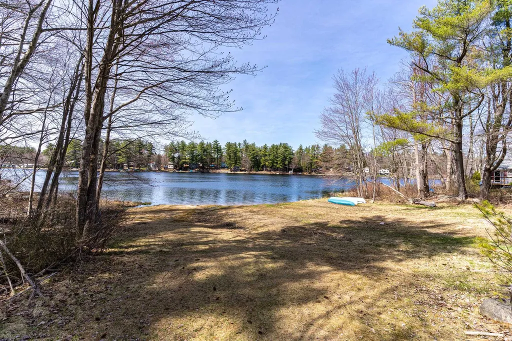 5 Lakeview Road Raymond NH 03077