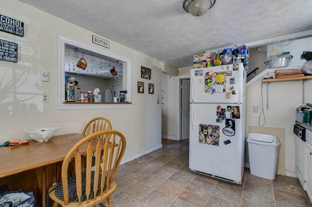 5 Lakeview Road Raymond NH 03077