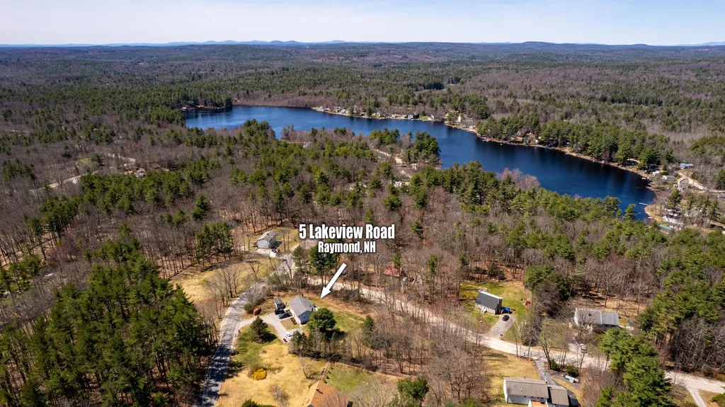 5 Lakeview Road Raymond NH 03077