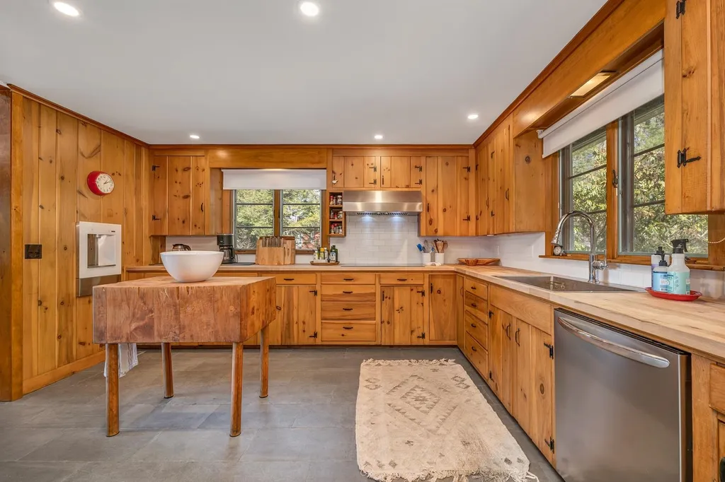 212 Springfield Point Road Wolfeboro NH 03894