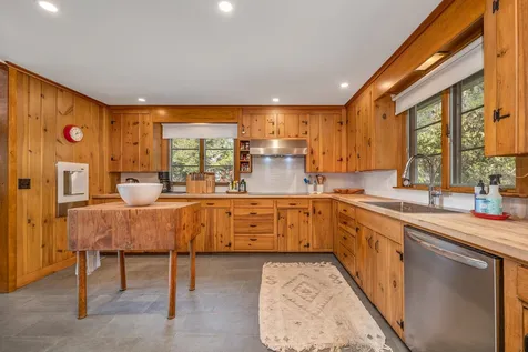 212 Springfield Point Road Wolfeboro NH 03894