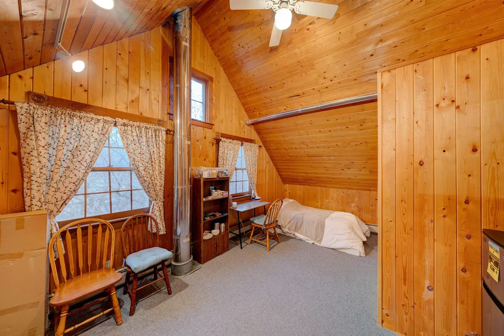 82 N Windsor Street Royalton VT 05068