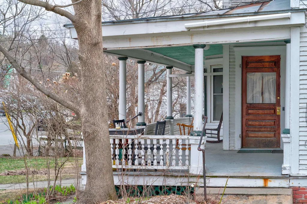 82 N Windsor Street Royalton VT 05068