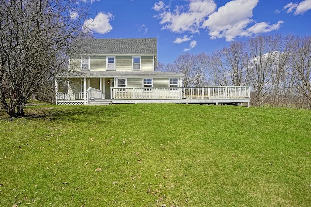 118 Piscataqua Bridge Road Madbury NH 03823
