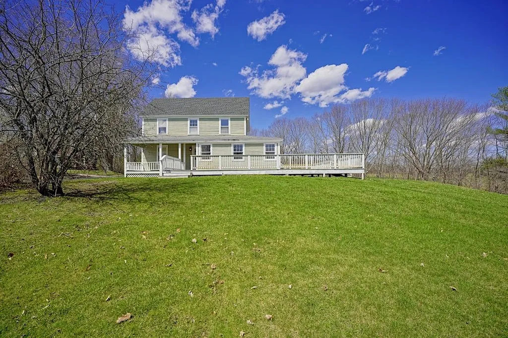 118 Piscataqua Bridge Road Madbury NH 03823