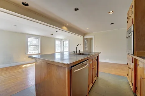 118 Piscataqua Bridge Road Madbury NH 03823