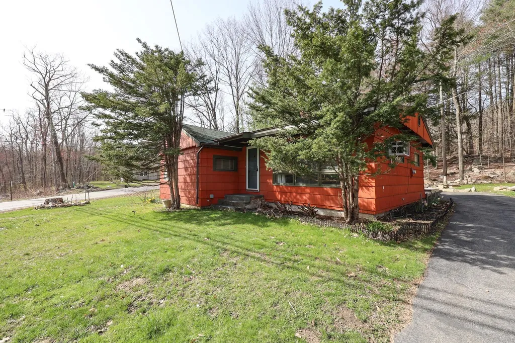 423 New Boston Road Bedford NH 03110