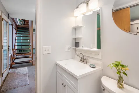 58 Potter Place Shelburne VT 05482