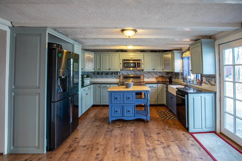 177 North Road Deerfield NH 03037