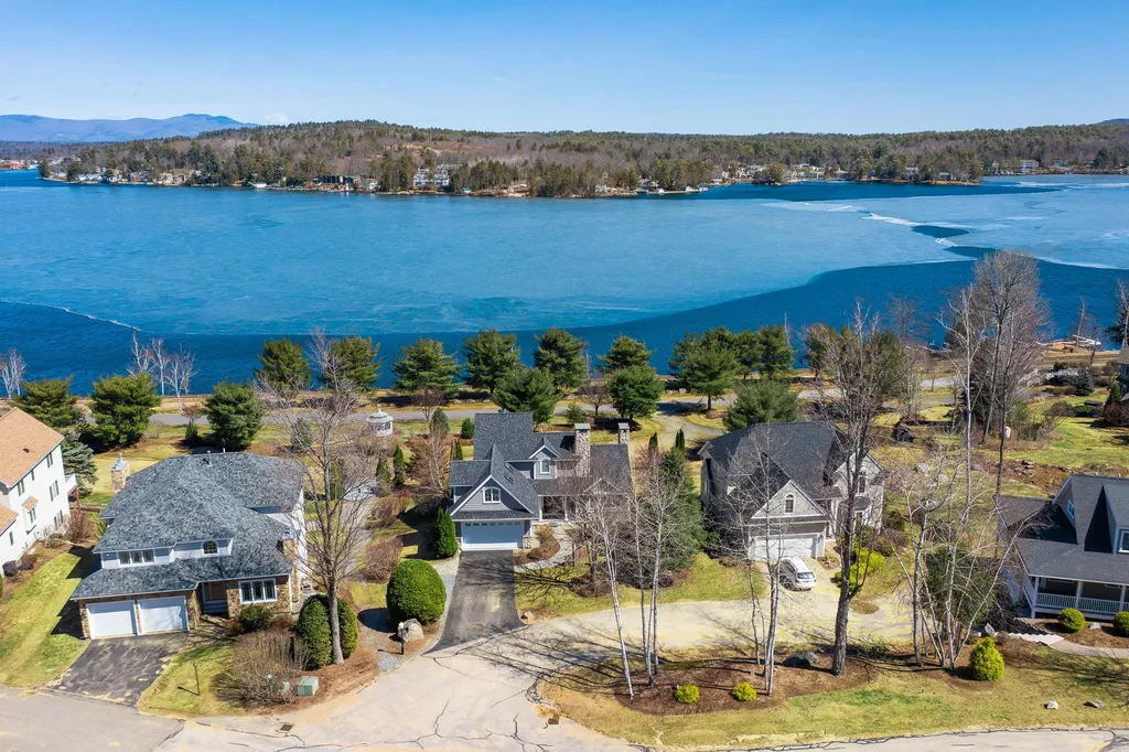 41 Prides Point Way Laconia NH 03246