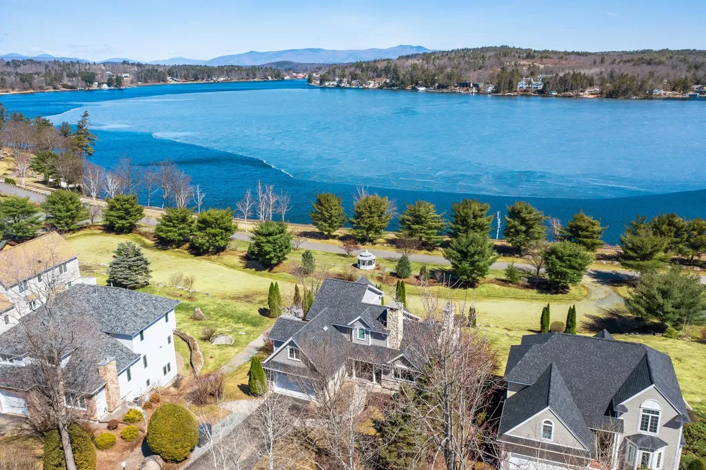 41 Prides Point Way Laconia NH 03246