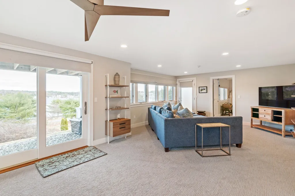 41 Prides Point Way Laconia NH 03246