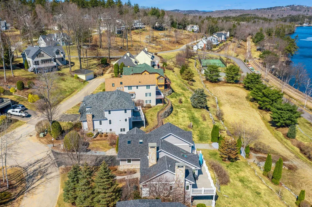 41 Prides Point Way Laconia NH 03246