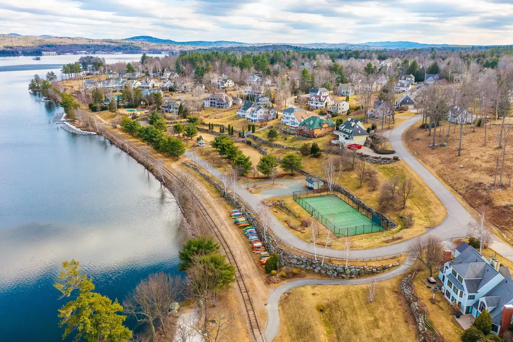 41 Prides Point Way Laconia NH 03246