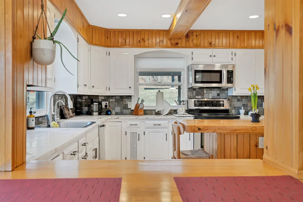 90 Gifford Road Hartford VT 05001