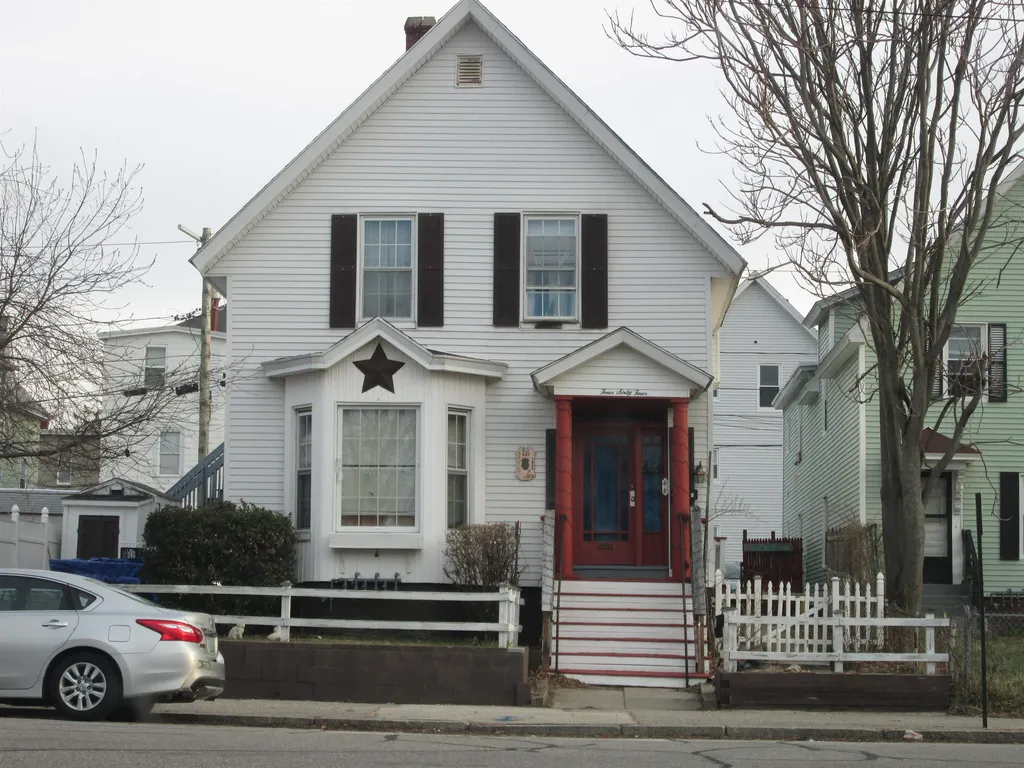 464 Auburn Street Manchester NH 03103