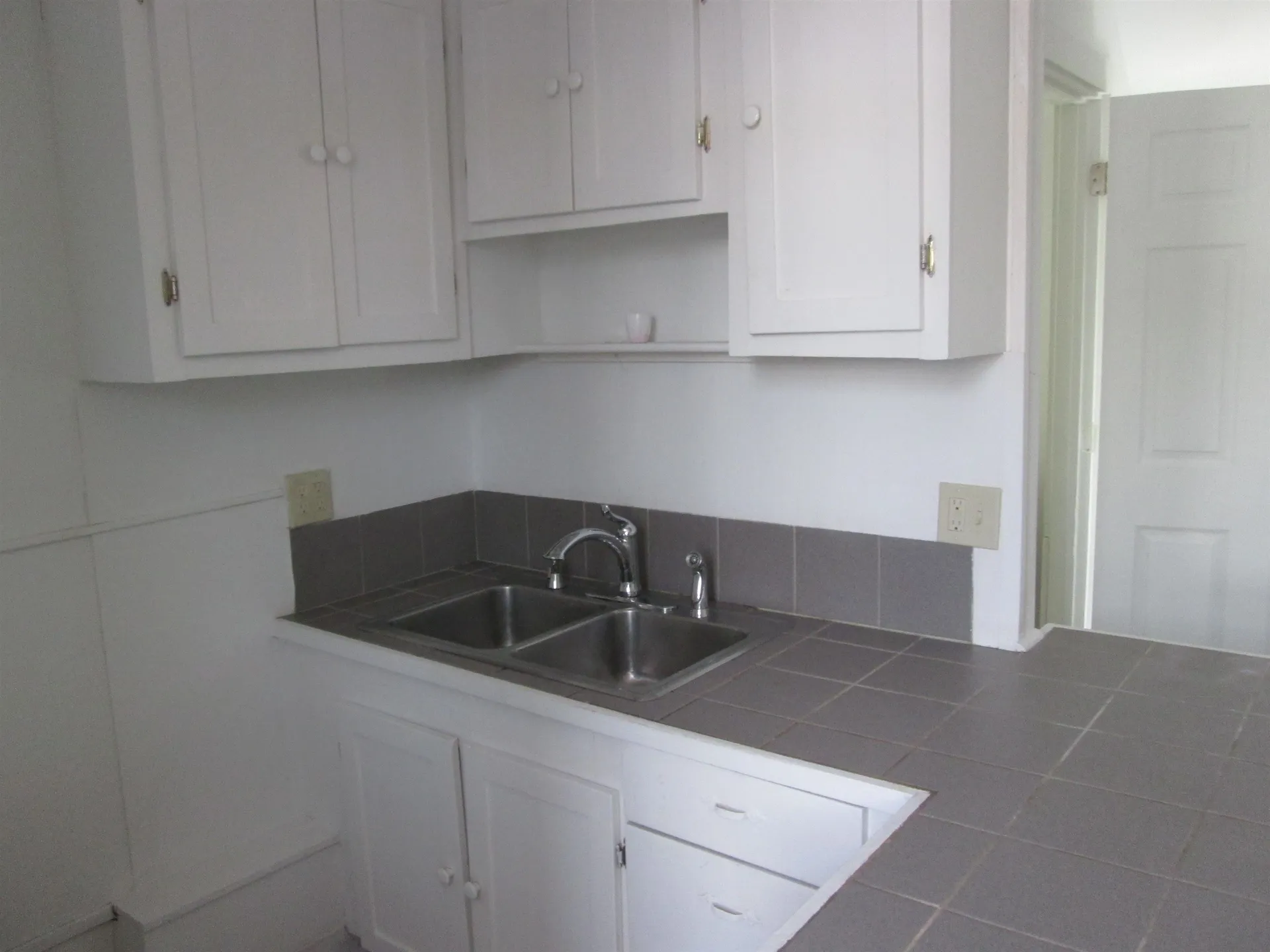 464 Auburn Street Manchester NH 03103