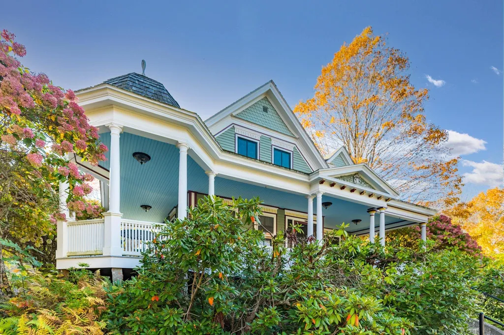 59 Brattle Street South Berwick ME 03908