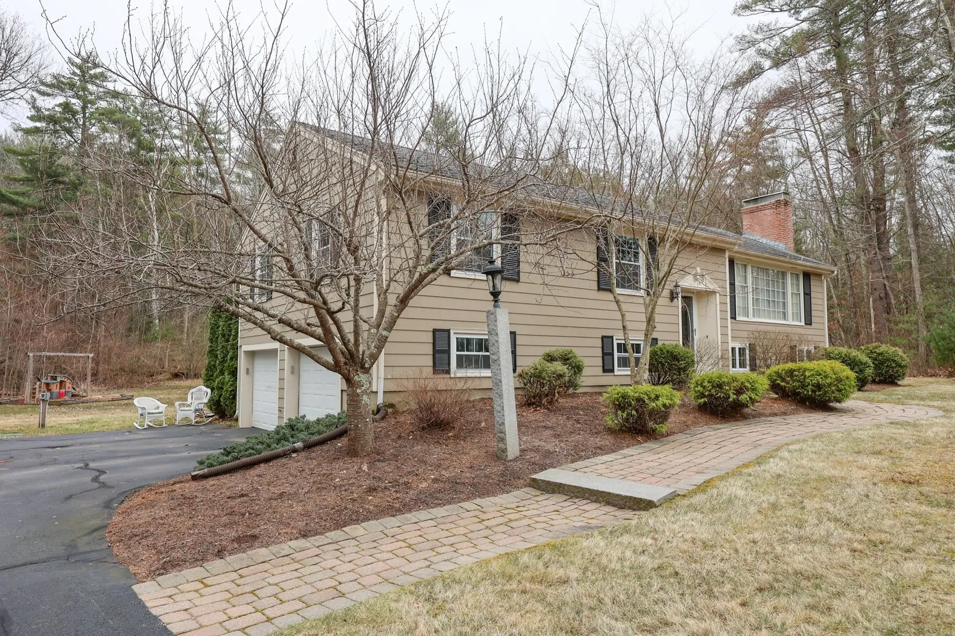 8 Pinewood Terrace Bedford NH 03110
