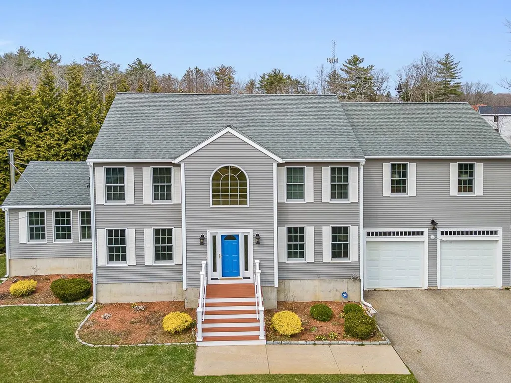 24 Belgian Drive Seabrook NH 03874