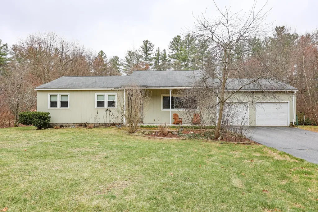 35 Tokanel Drive Londonderry NH 03053