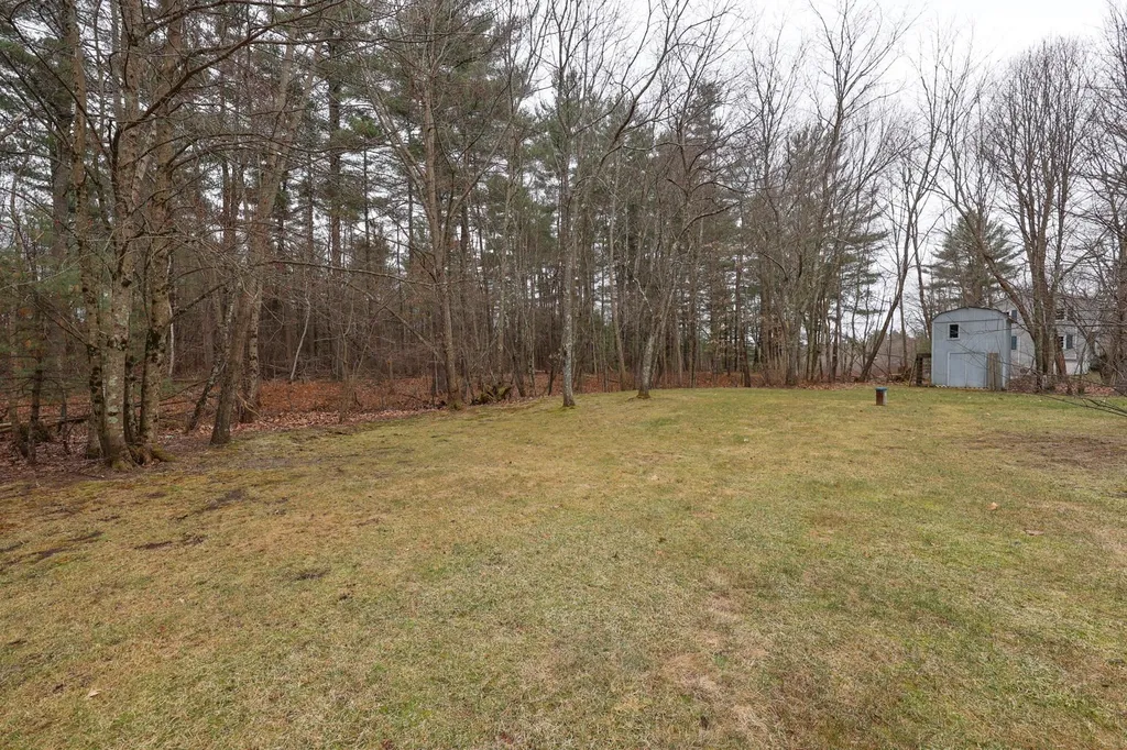 35 Tokanel Drive Londonderry NH 03053