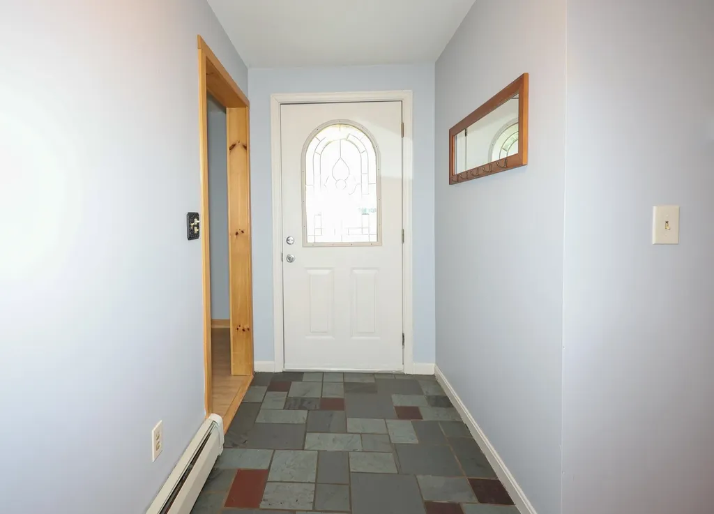 35 Tokanel Drive Londonderry NH 03053