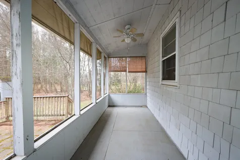 35 Tokanel Drive Londonderry NH 03053