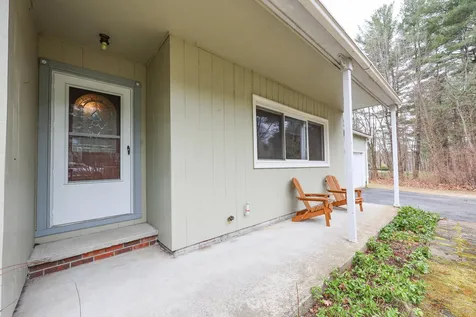35 Tokanel Drive Londonderry NH 03053