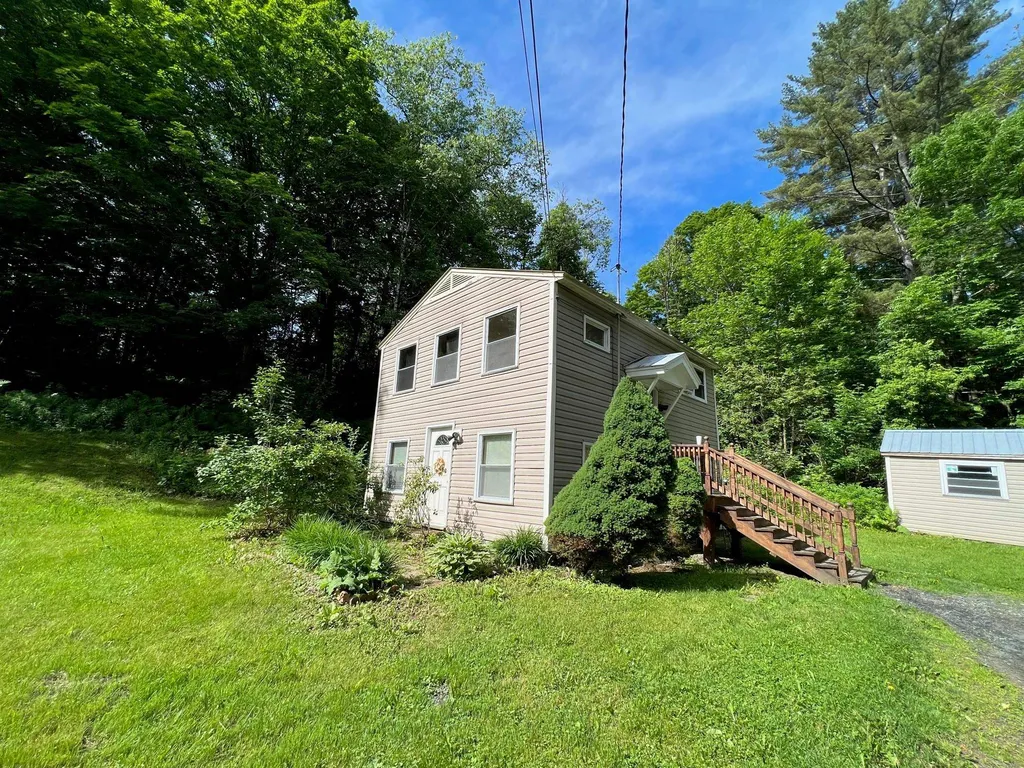 8 Daisy Hill Road Lebanon NH 03766