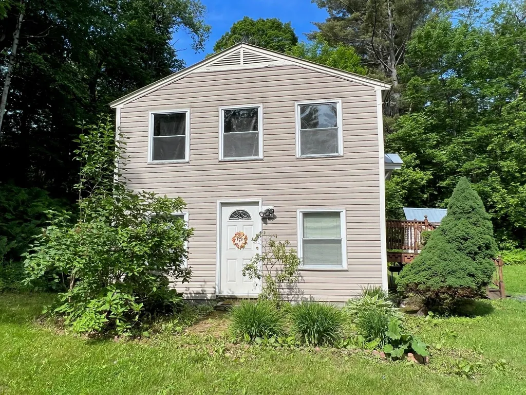 8 Daisy Hill Road Lebanon NH 03766