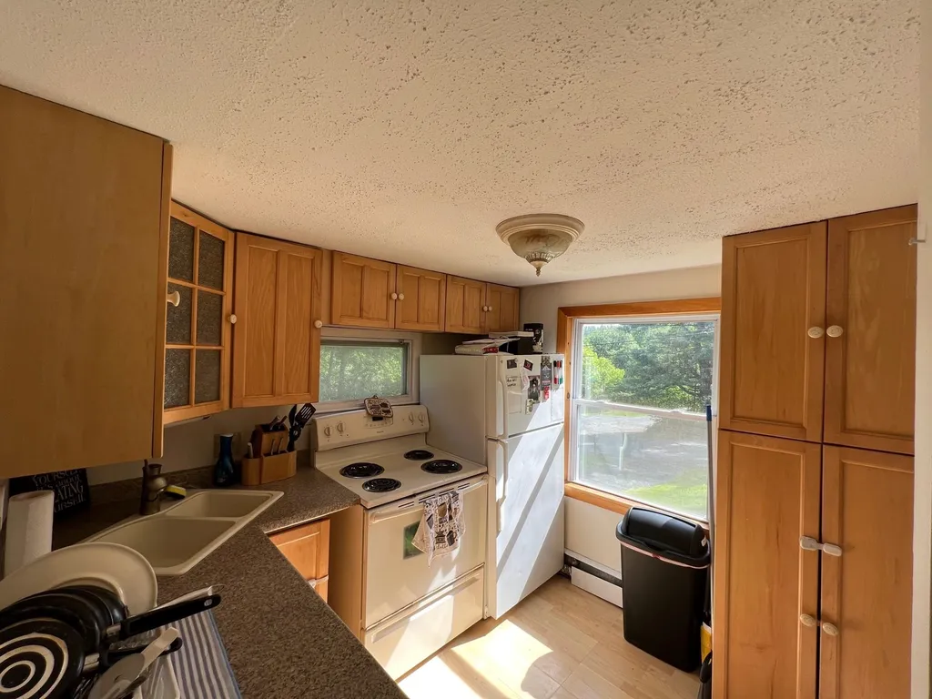 8 Daisy Hill Road Lebanon NH 03766