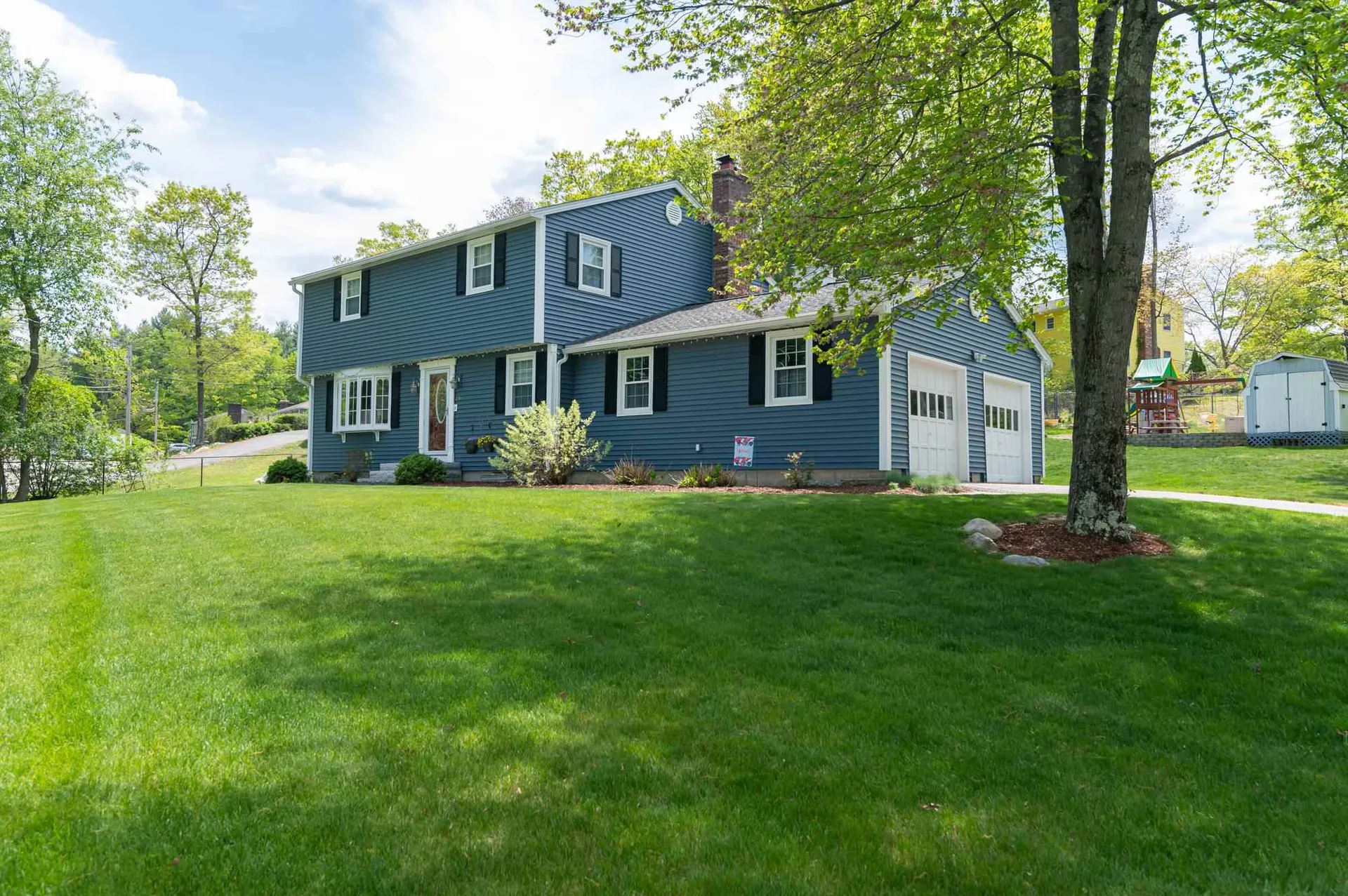 136 Manchester Street Nashua NH 03064