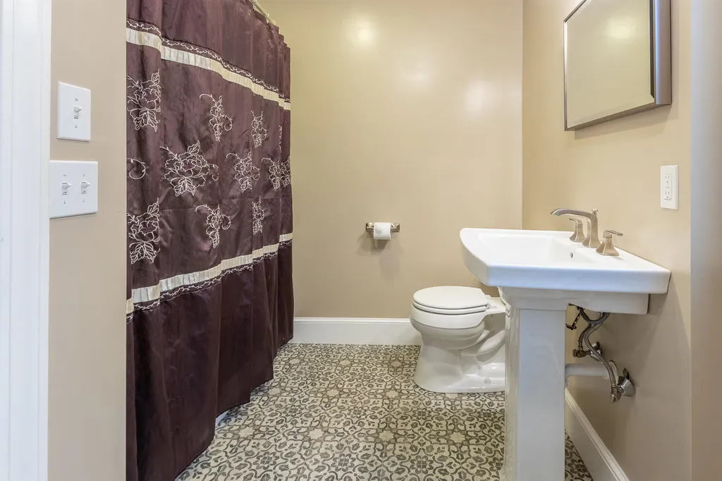 476 Hawk Pine Road Norwich VT 05055