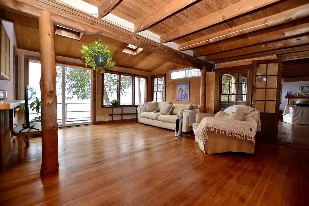 368 Hawkins Bay Lane Ferrisburgh VT 05456